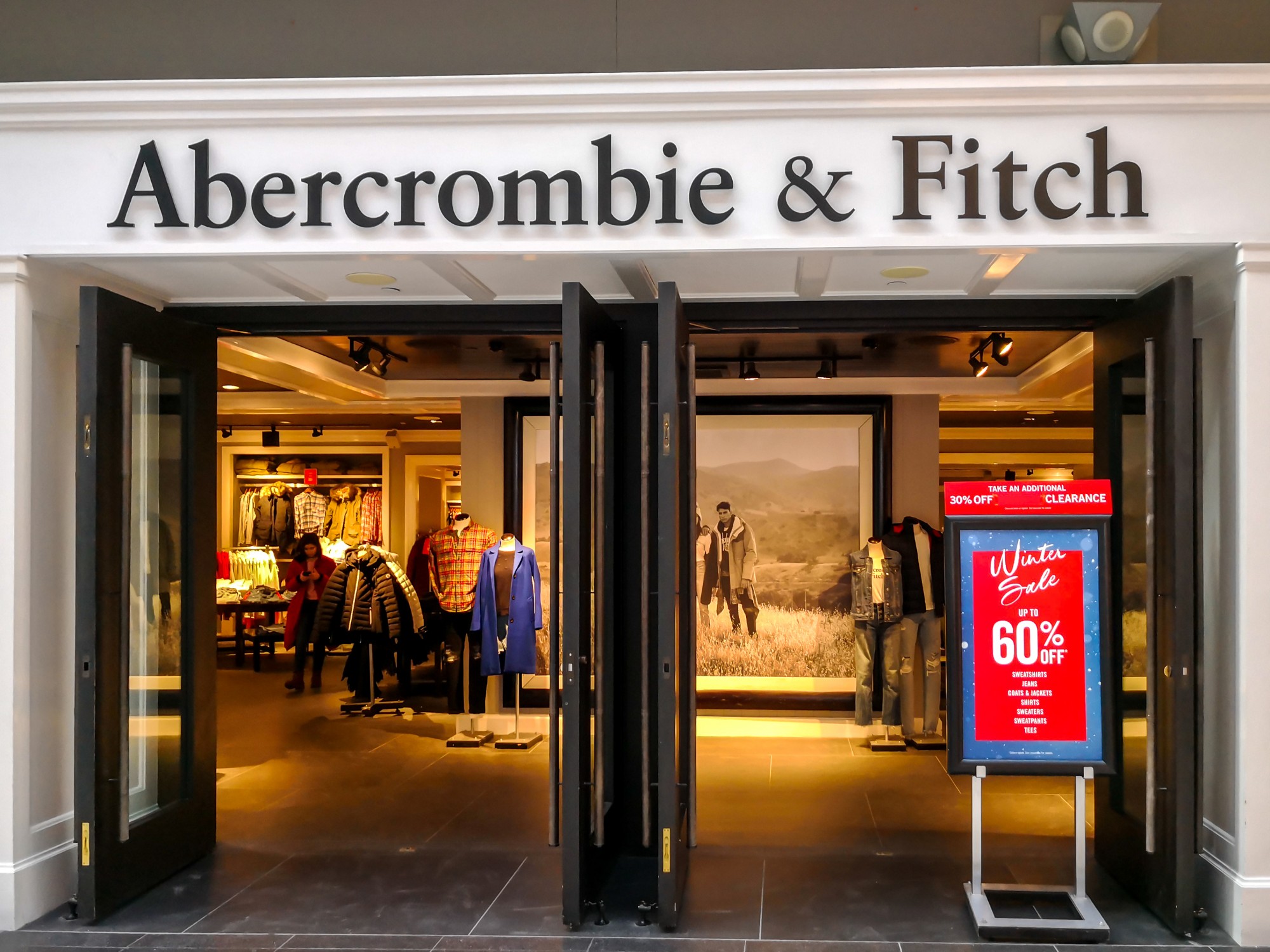 Abercrombie & Fitch sources 100% RE for HQ and distribution centers ...