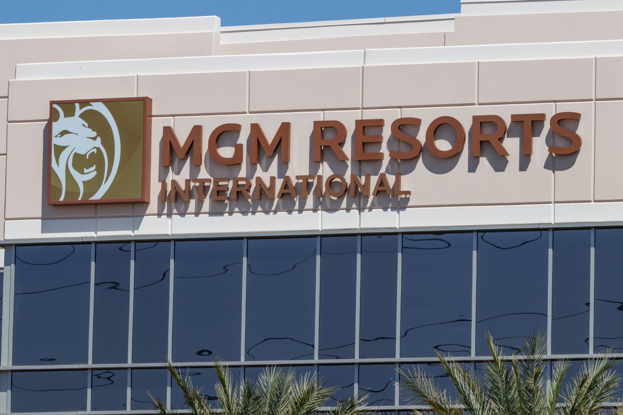MGM Resorts’ 100-Megawatt Solar Array: Climate Action Through Solar Farming